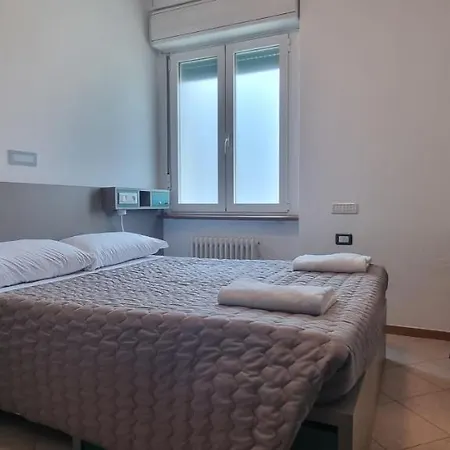 Giovane Europa Di Albergue *