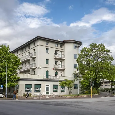 Giovane Europa Di Albergue Trento