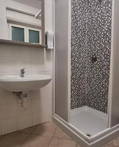 Giovane Europa Di ホステル